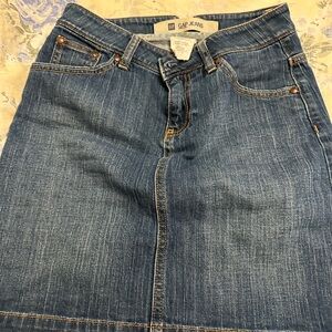 Gap size 0 Jean skirt in good condition